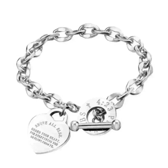Engraved Heart Charm Bracelet: Stylish Sterling Silver 925 Chain Bracelet - Picture 3 of 3